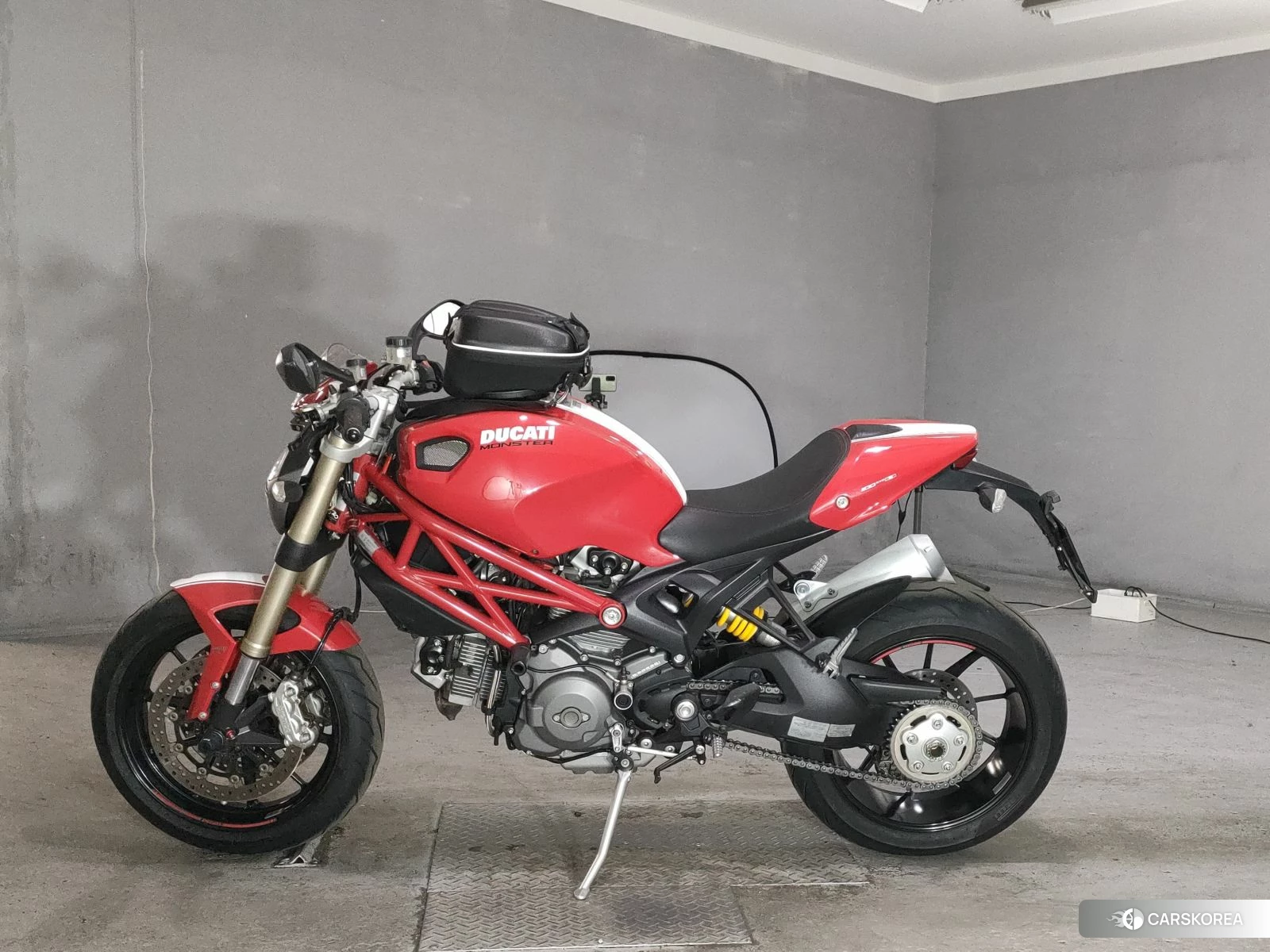Проданный Ducati MONSTER 1100 EVO 2013 из Японии