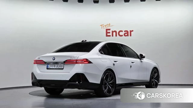BMW 5 Series (G60) id 4719489 из Кореи 12