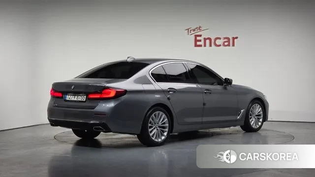 BMW 5 Series (G30) id 3539301 из Кореи 12