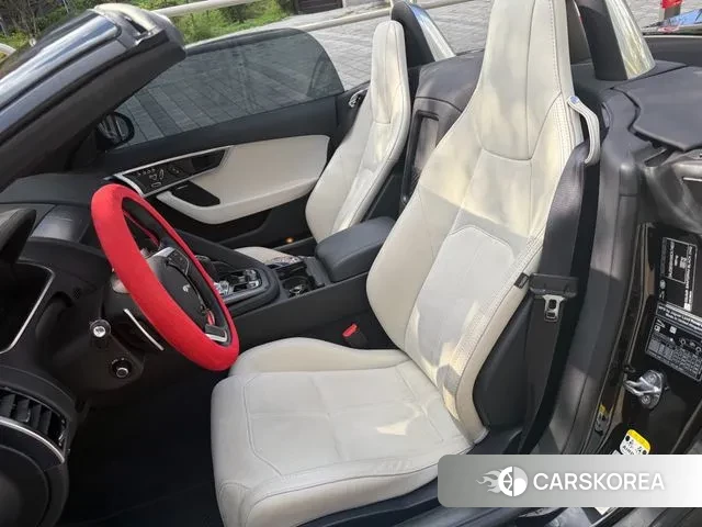 Jaguar F-TYPE 2021 Черный из Кореи, фото 2