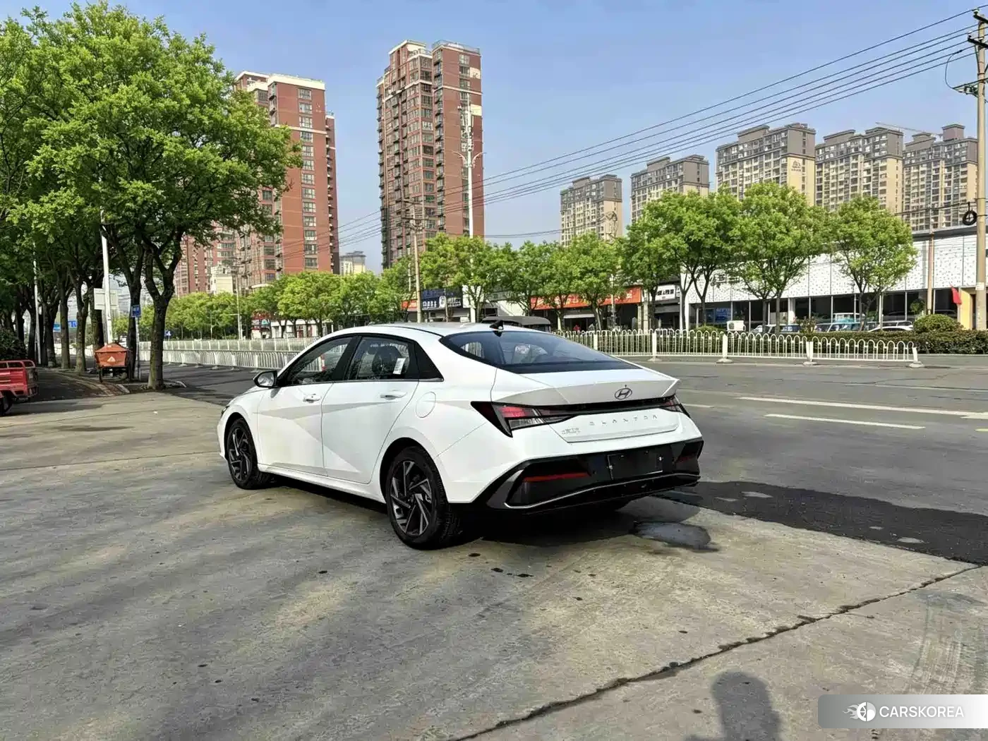 Hyundai Elantra 2026 Белый из Китая, фото 2