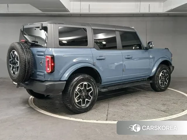 Ford Bronco 6th Generation 2024 Небесно-голубой из Кореи, фото 2