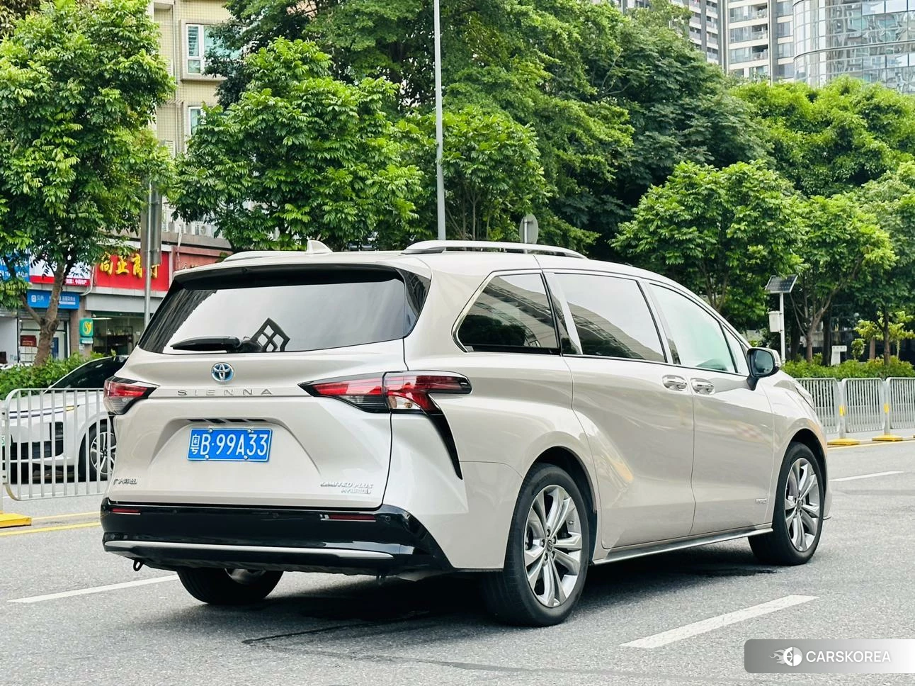 Toyota Sienna id 4510787 из Китая 12