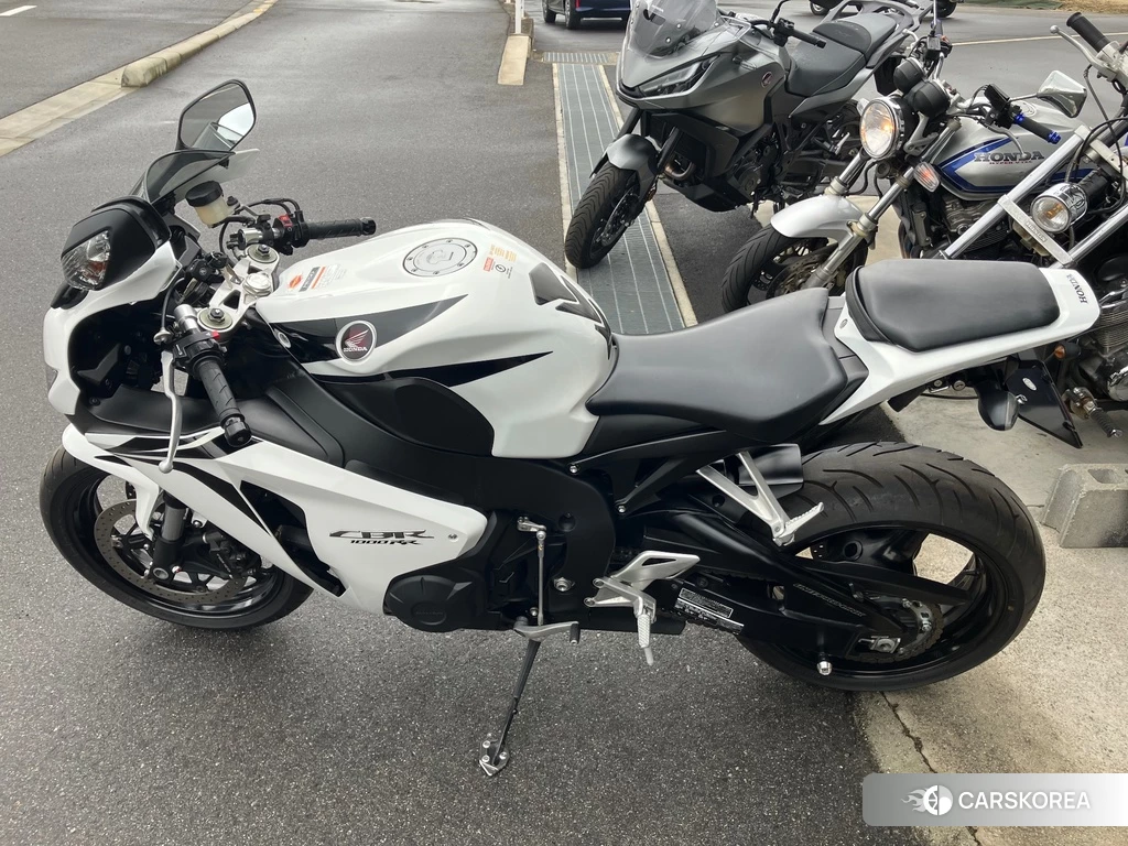 Проданный Honda CBR1000RR 2010 из Японии