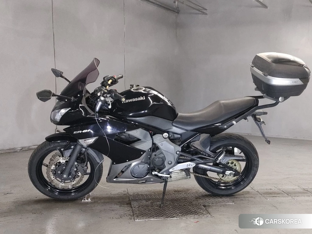 Проданный Kawasaki ER-6F 2010 из Японии