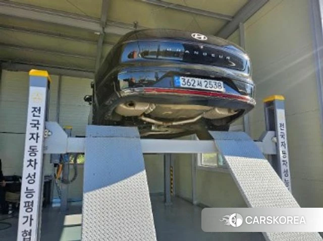 Hyundai Grandeur Hybrid (GN7) 2024 Черный из Кореи, фото 2