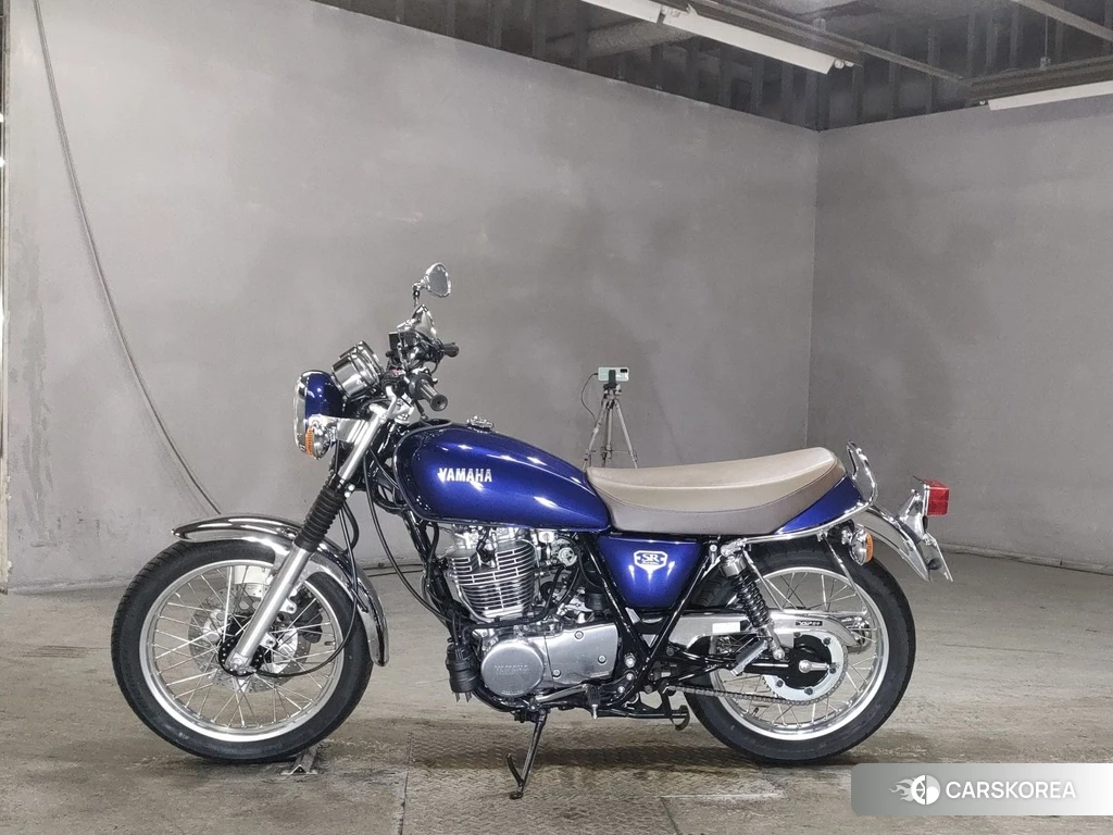 Проданный Yamaha SR 400 2022 из Японии, фото 2
