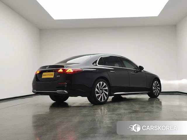 Mercedes-Benz E-class id 4348343 из Китая 12