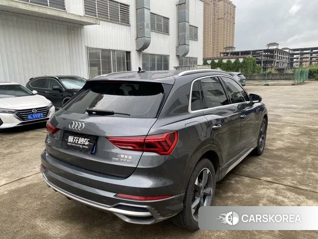 Audi Q3 2021 Темно-серый из Китая, фото 2