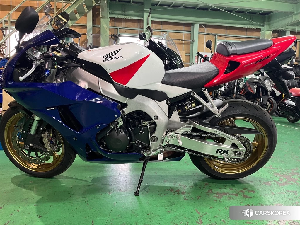Проданный Honda CBR1000RR 2010 из Японии