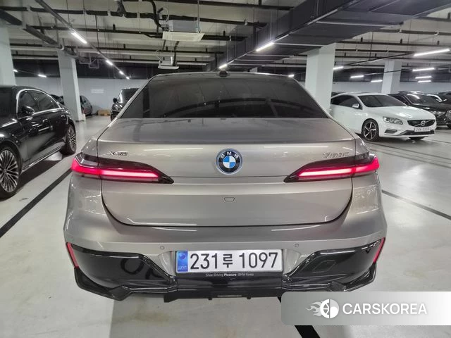 BMW 7 Series (G70) 2024 Серый из Кореи, фото 2