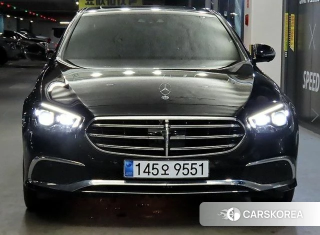 Mercedes-Benz E-Class W213 2023 Черный из Кореи, фото 2