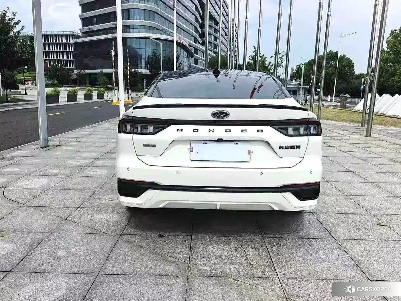 Ford Mondeo 2022 Белый из Китая, фото 2