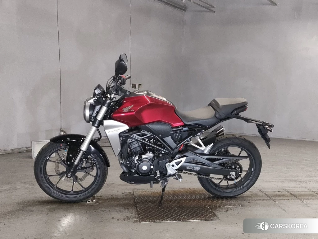 Проданный Honda CB250R 2018 из Японии, фото 2