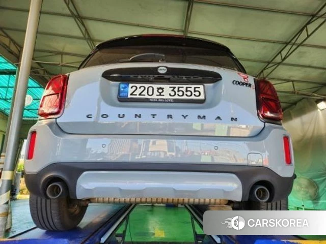 Mini Cooper S Countryman 2023 Светло-серебряный цвет из Кореи, фото 2