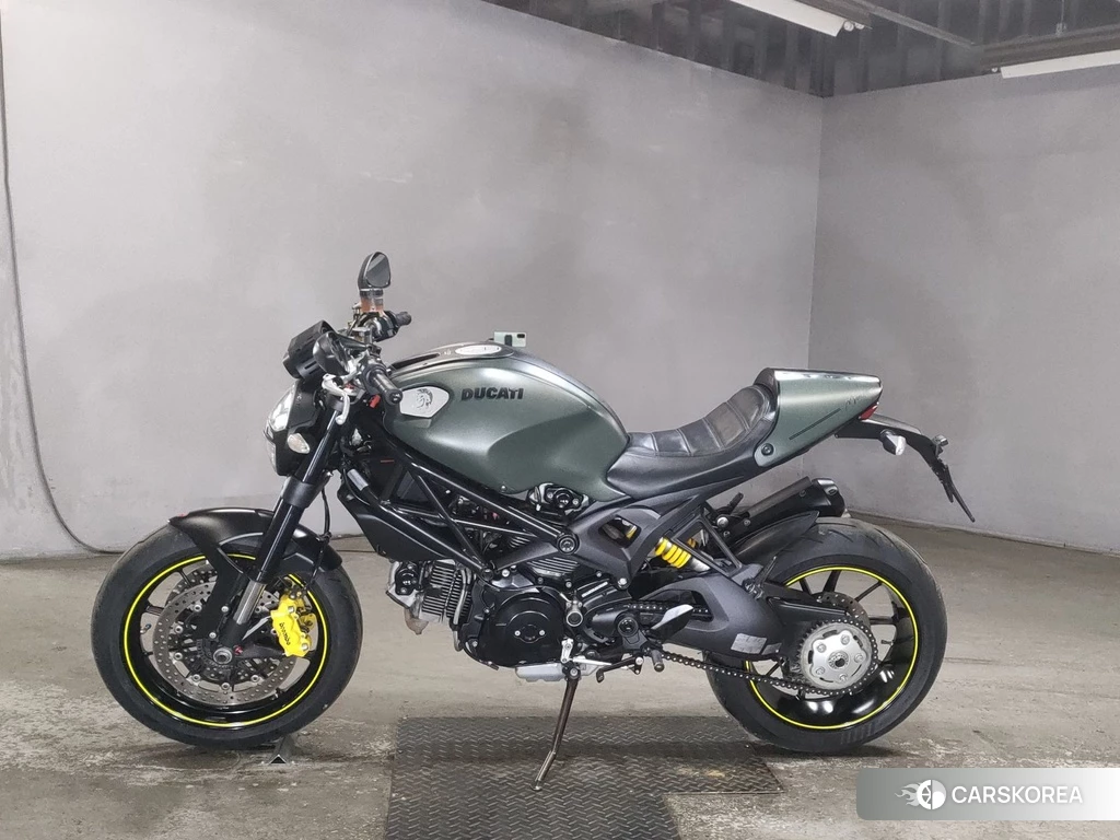 Проданный Ducati MONSTER 1100 EVO DIESEL 2012 из Японии, фото 2