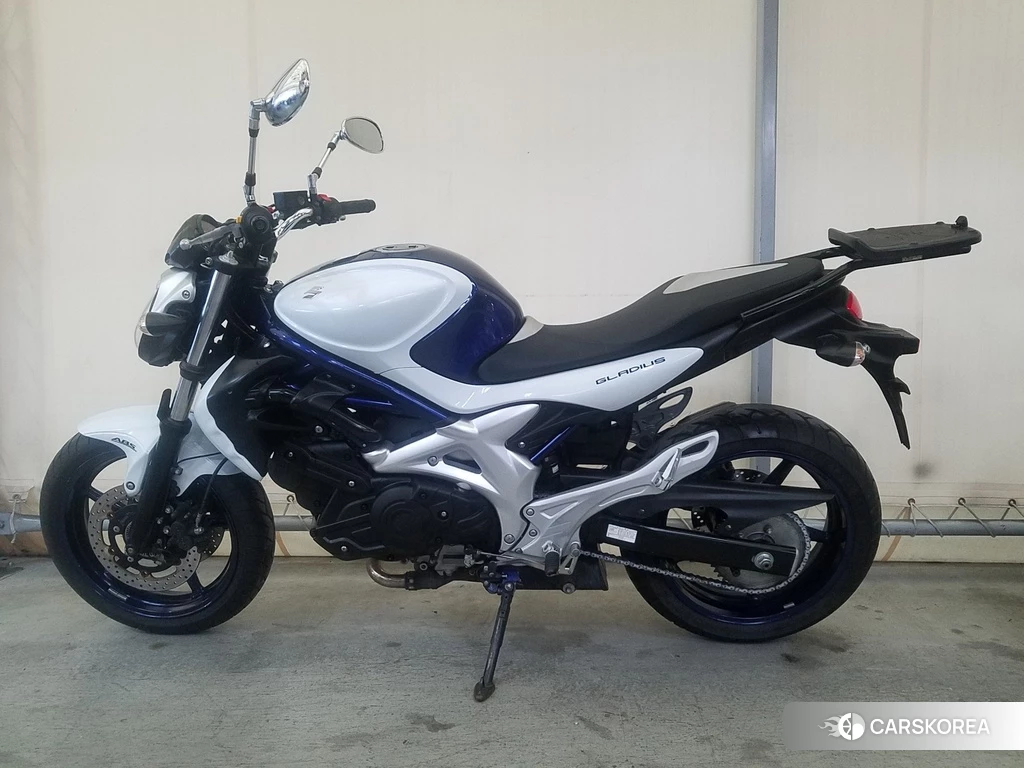 Проданный Suzuki GLADIUS 400 ABS 2010 из Японии, фото 2