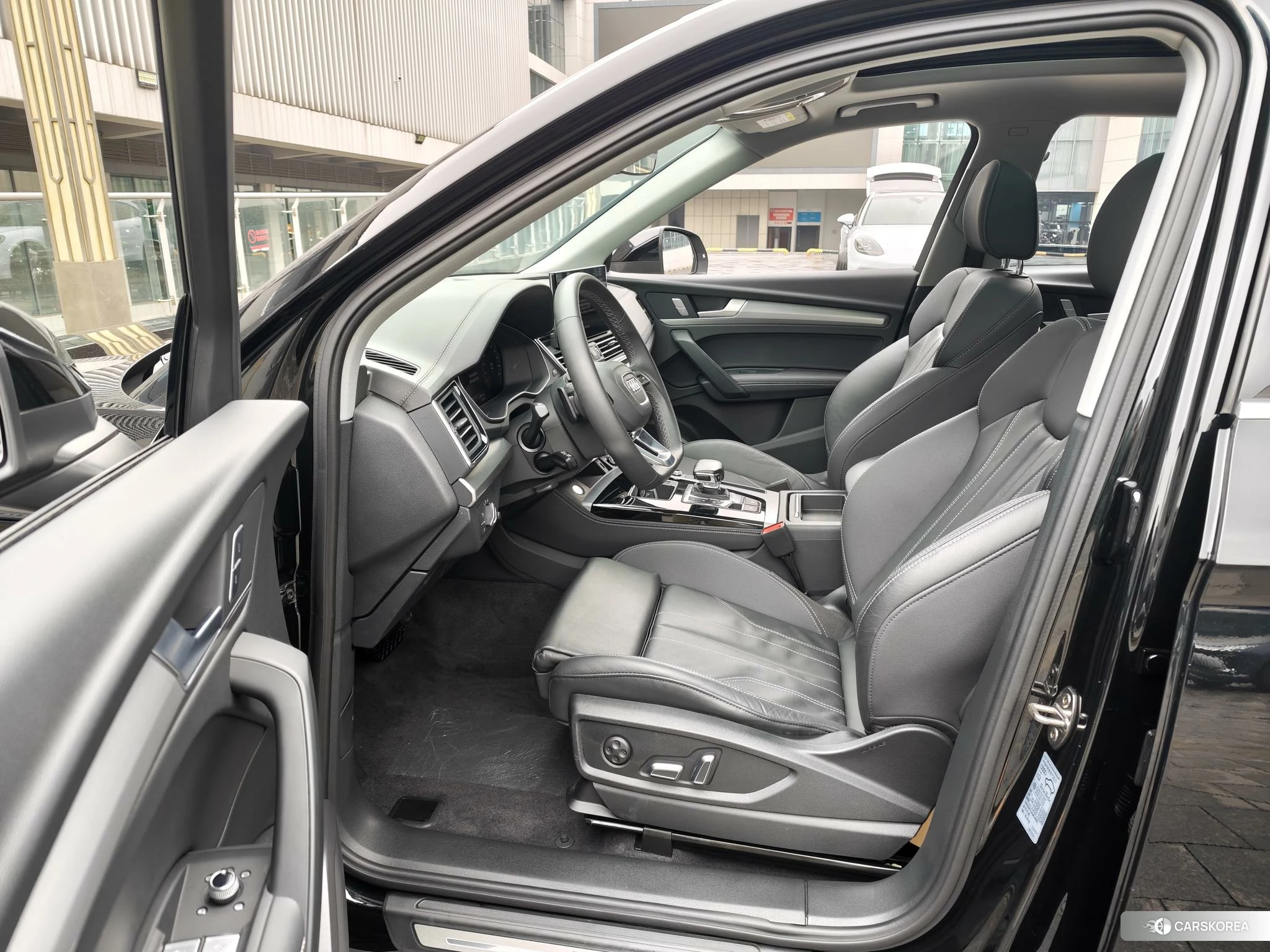 Audi Q5L id 4461774 из Китая 9