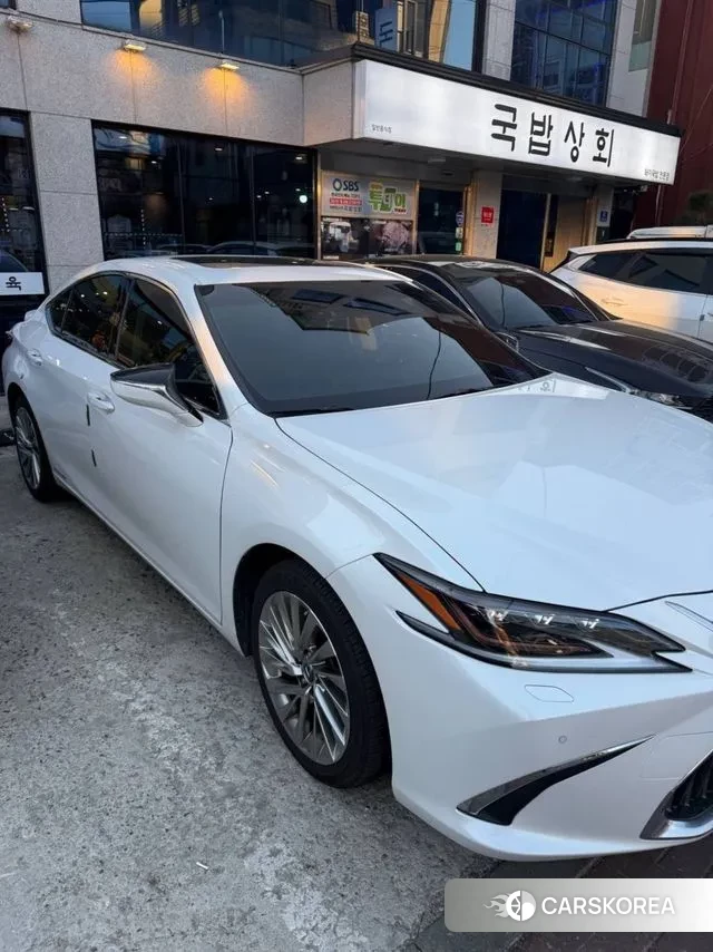 Lexus ES300h 7th generation 2020 Белый из Кореи, фото 2