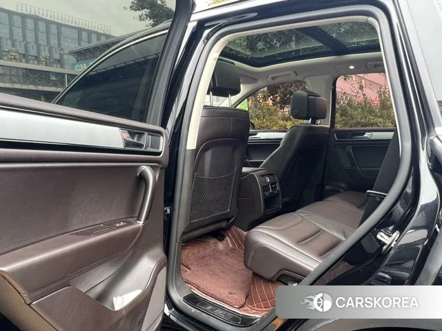 Volkswagen Touareg 2018 Черный из Китая, фото 4