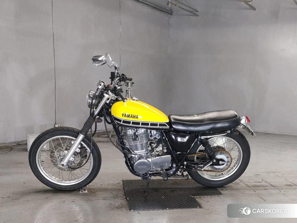Проданный Yamaha SR 400 2018 из Японии, фото 2
