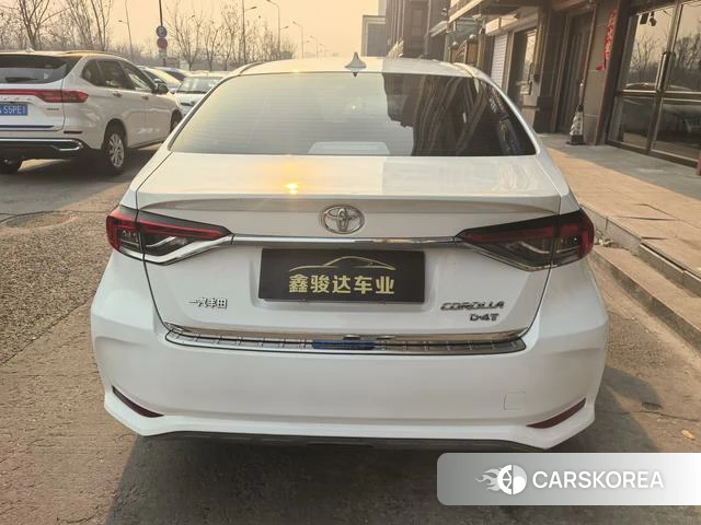 Toyota Corolla 2022 Белый из Китая, фото 3