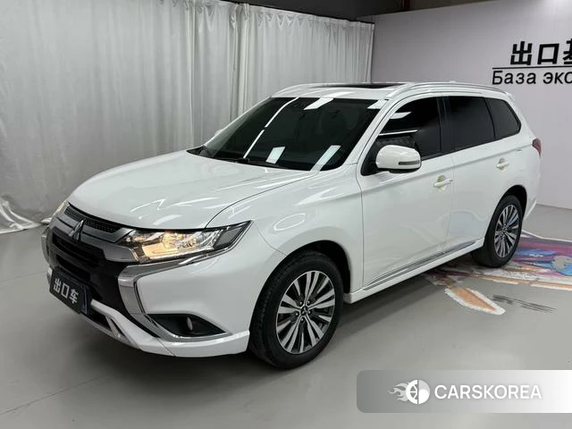 Mitsubishi  Outlander 2021 Белый из Китая, фото 2