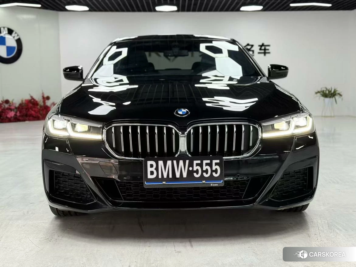 BMW 5 series 2023 Черный из Китая, фото 2