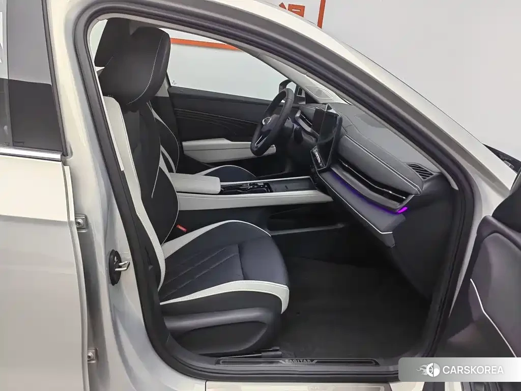 Volkswagen Sagitar id 4653770 из Китая 12