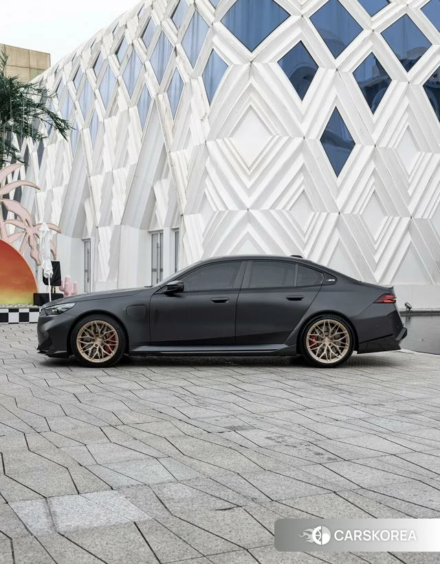 BMW M5 PHEV id 3908795 из Китая 12