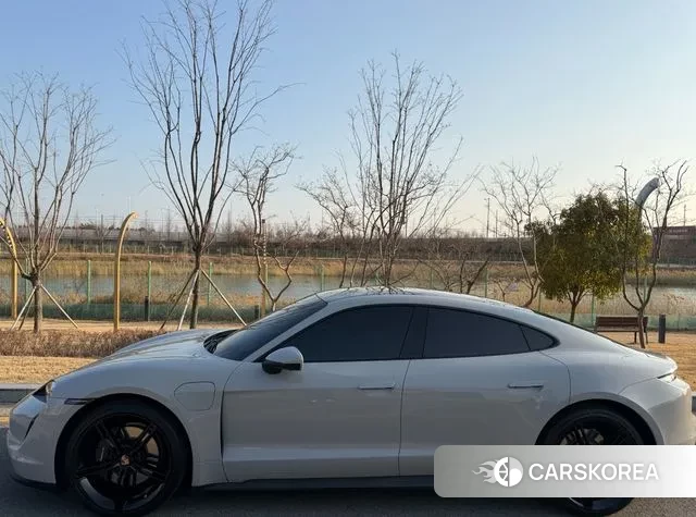 Porsche Taycan id 3685964 из Кореи 11