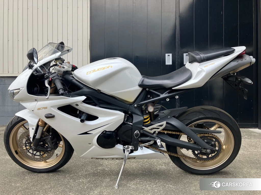 Проданный Triumph DAYTONA 675 2012 из Японии, фото 2