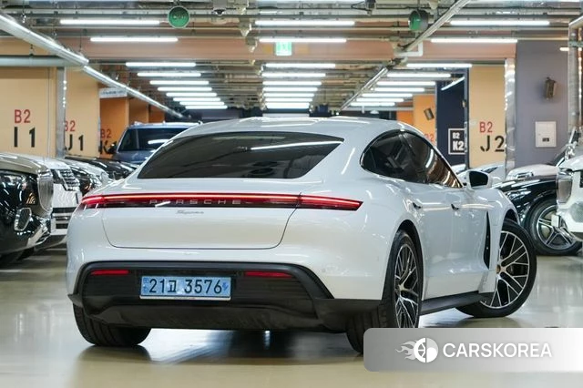 Porsche Taycan id 4529028 из Кореи 12