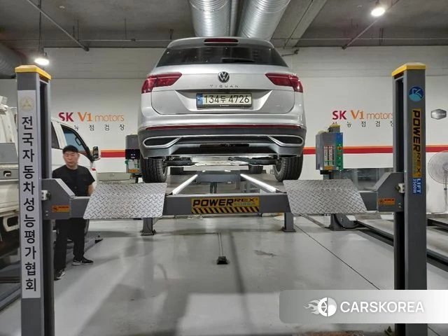 Volkswagen Tiguan second Generation 2021 Серебряный из Кореи, фото 2