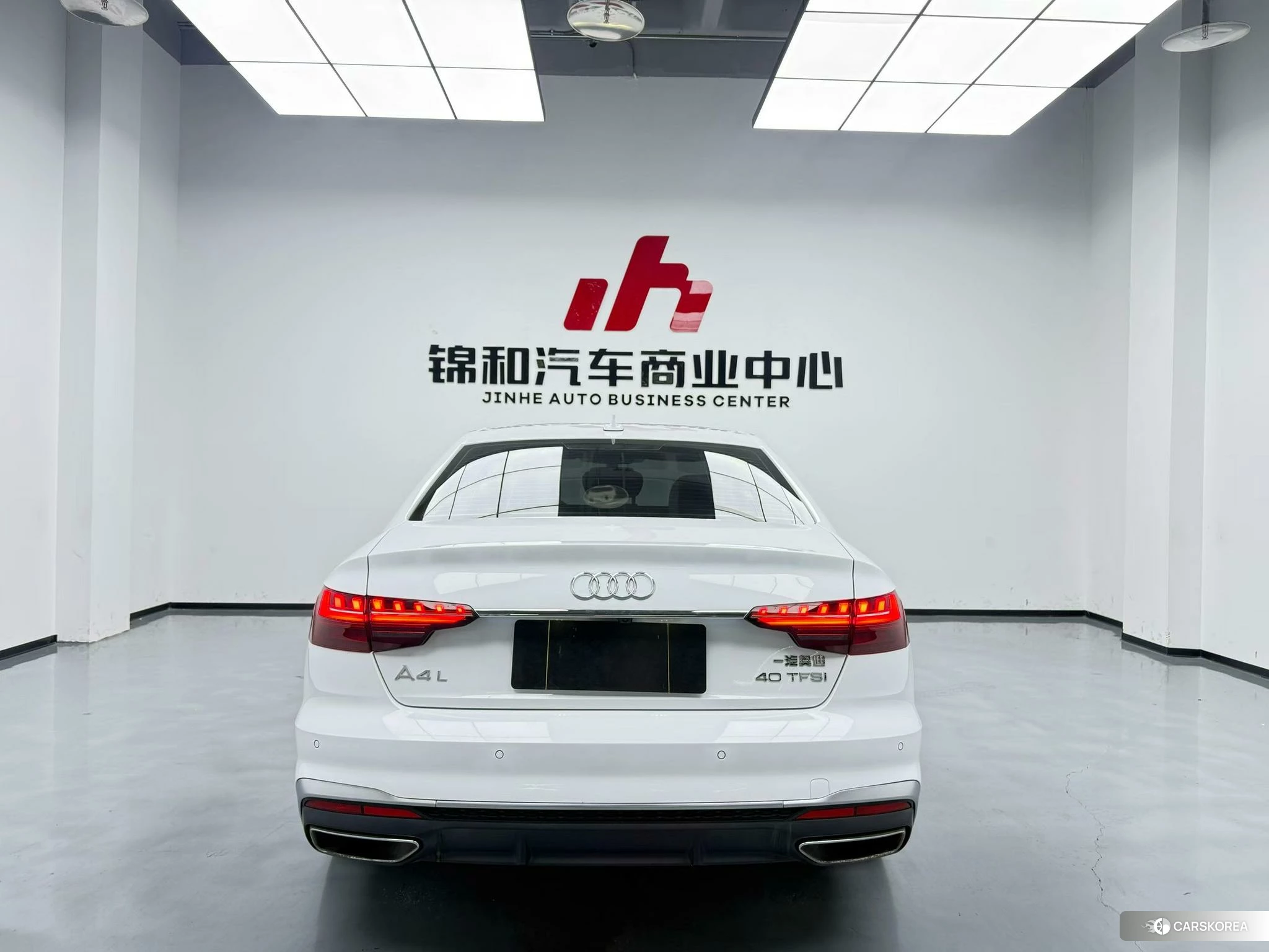 Audi A4L 2023 Белый из Китая, фото 2