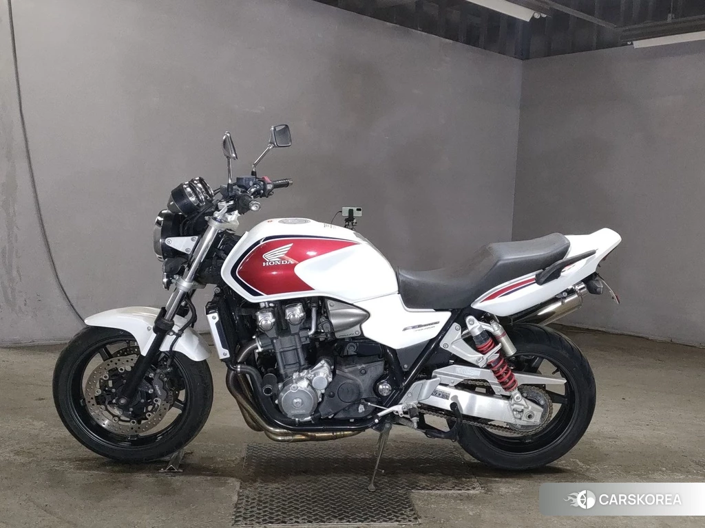 Проданный Honda CB1300SF 2011 из Японии, фото 2