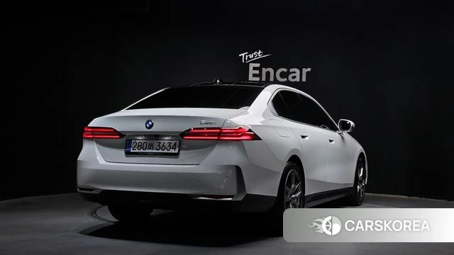 BMW 5 Series (G60) id 3870374 из Кореи 12