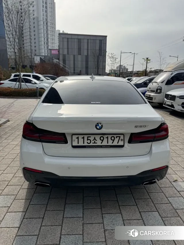 BMW 5 Series (G30) 2021 Белый из Кореи, фото 5