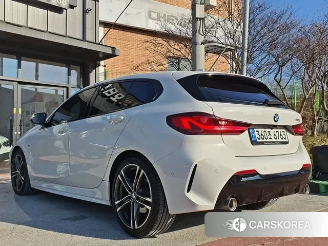 BMW 1 Series (F40) 2021 Белый из Кореи, фото 4