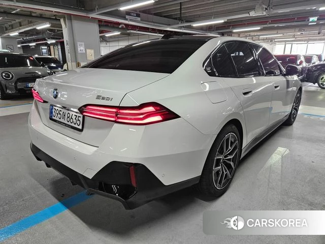 BMW 5 Series (G60) id 3837827 из Кореи 11