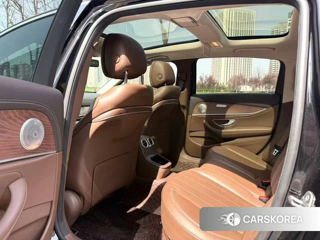 Mercedes-Benz E-class PHEV 2022 Черный из Китая, фото 2