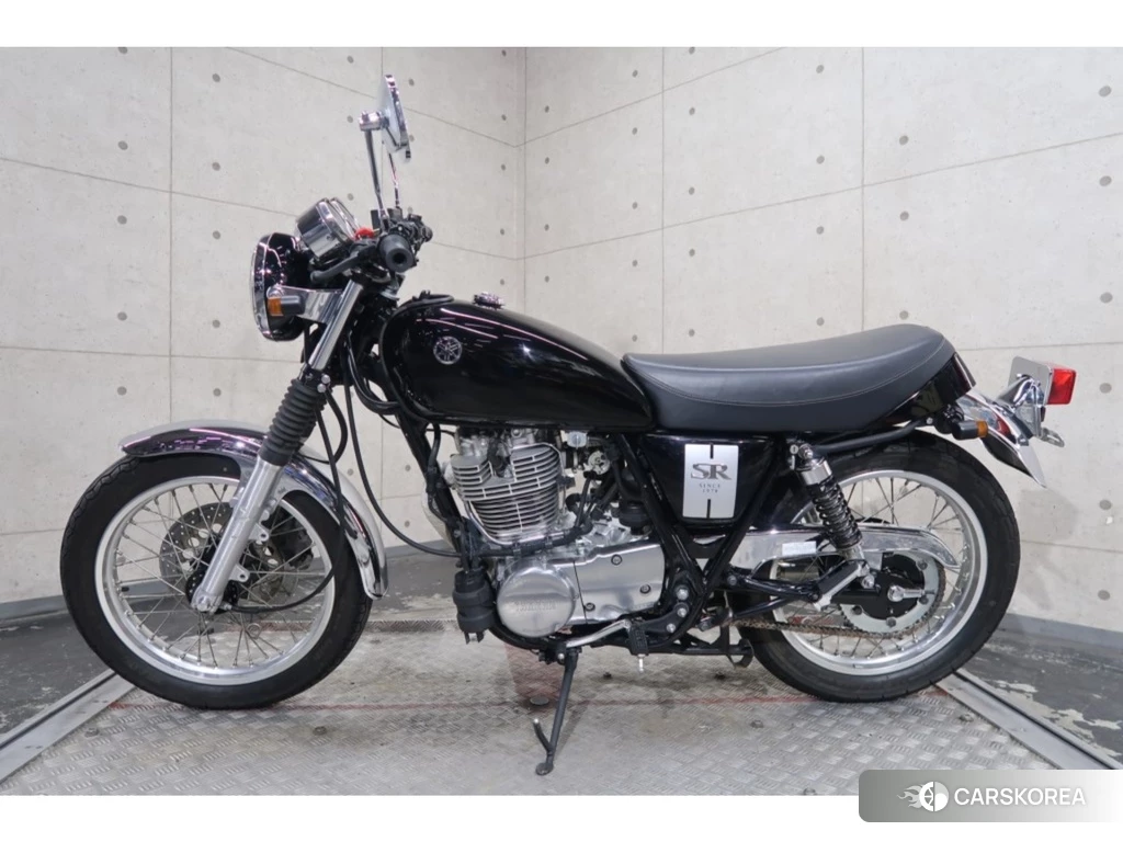 Проданный Yamaha SR 400 2020 из Японии, фото 2