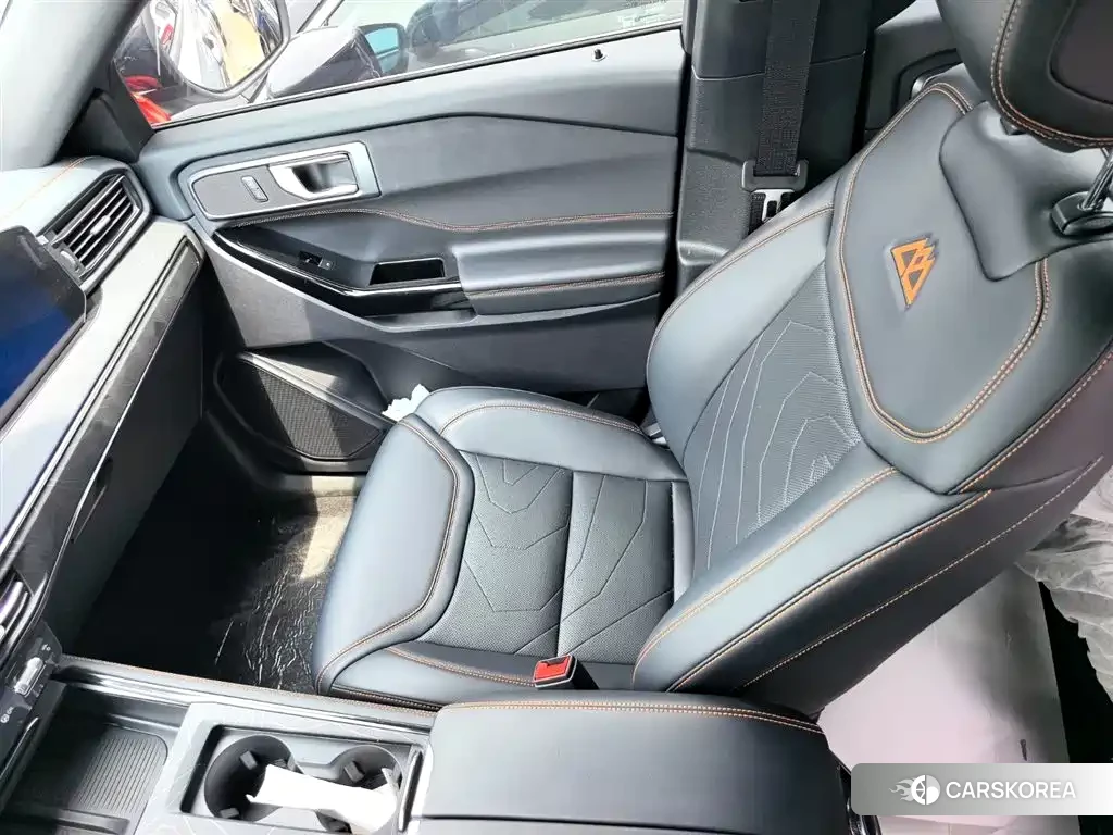 Ford Explorer 2026 Silver/gray из Китая, фото 6
