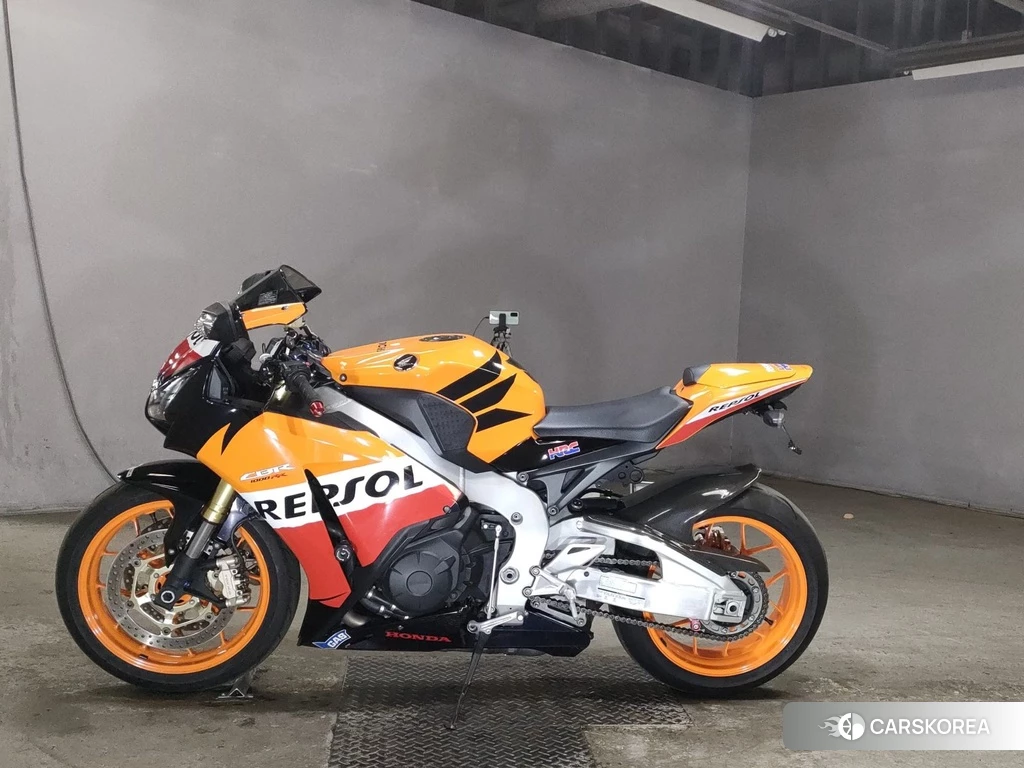Проданный Honda CBR1000RR 2012 из Японии