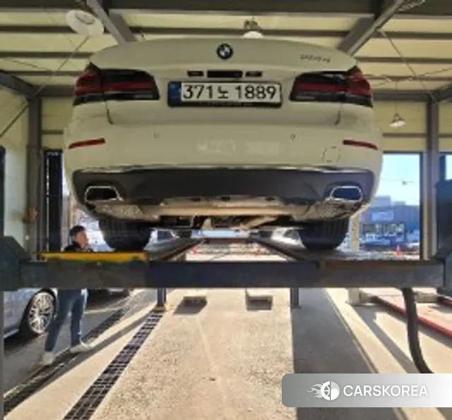 BMW 5 Series (G30) 2021 Белый из Кореи, фото 2