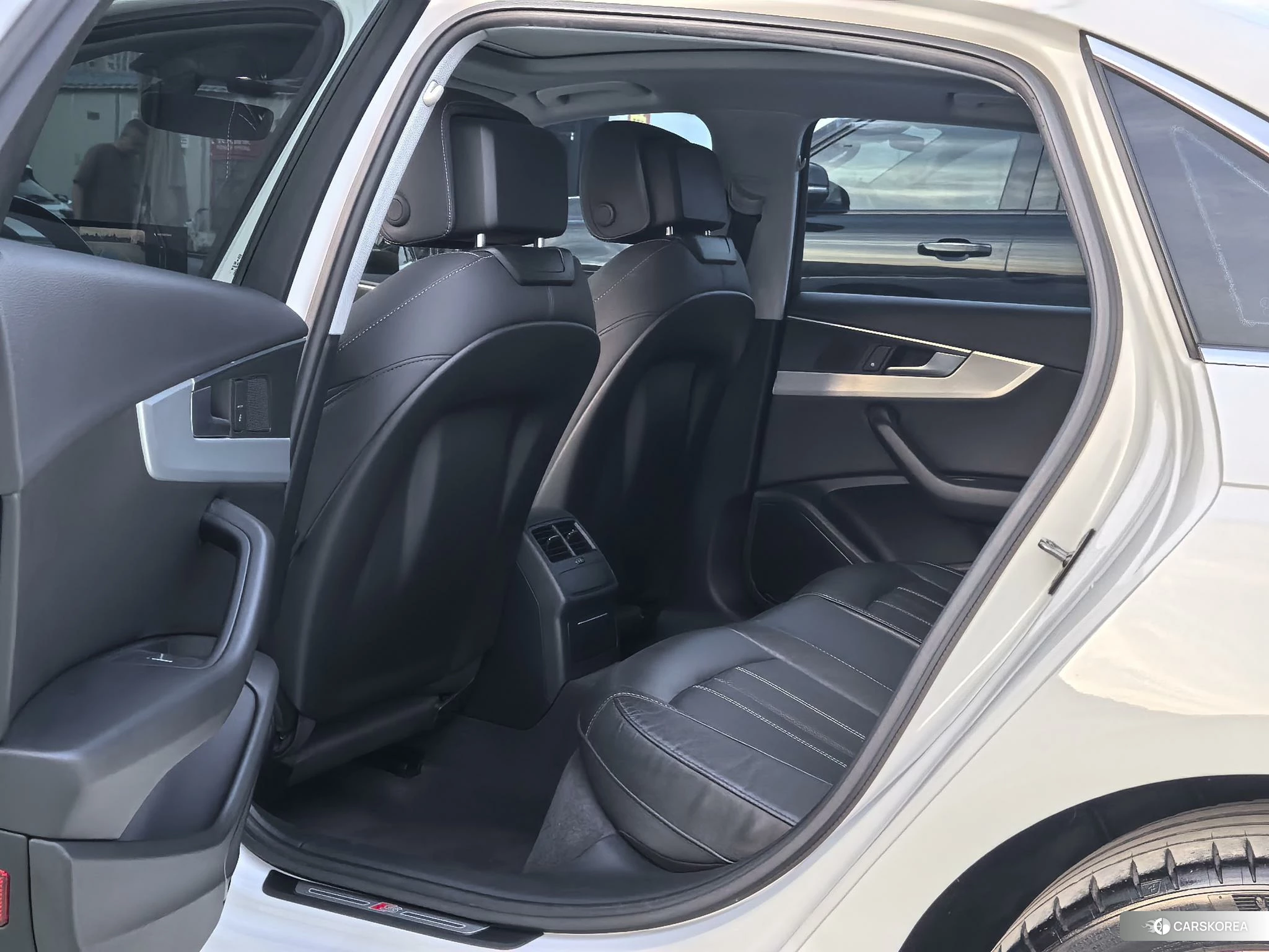 Audi A4L id 4467517 из Китая 12