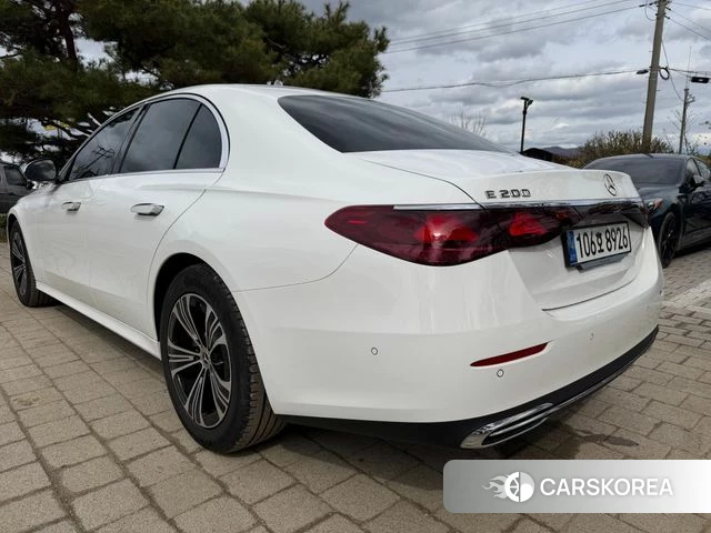 Mercedes-Benz E-Class W214 2024 Белый из Кореи, фото 6