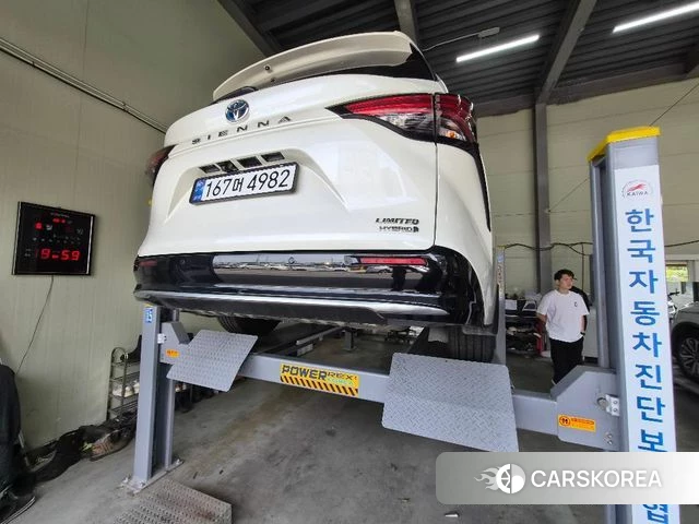 Toyota Sienna 4th Generation 2021 Белый из Кореи, фото 2