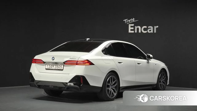 BMW 5 Series (G60) id 4407782 из Кореи 12