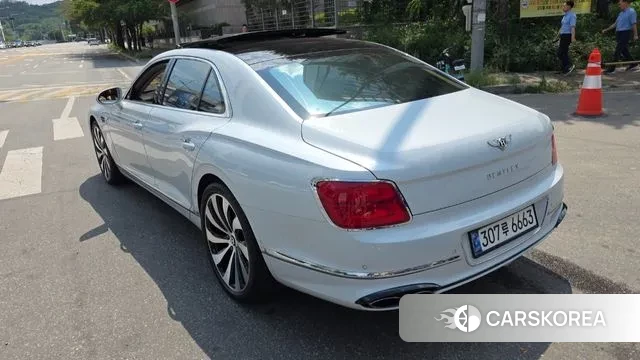 Bentley Flying Spur 3rd Generation 2021 Белый из Кореи, фото 4
